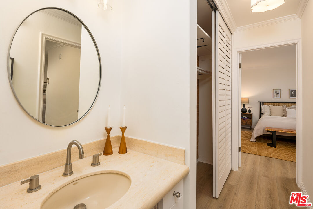 365 Burchett St Unit: 312