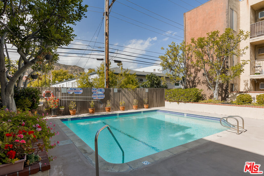 365 Burchett St Unit: 312