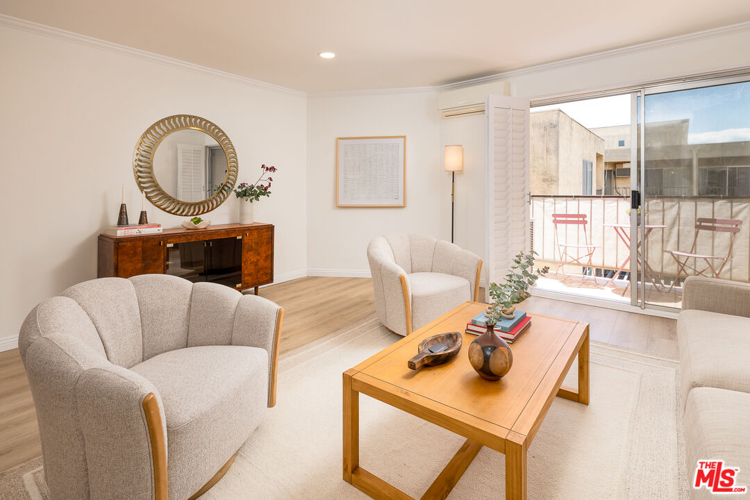 365 Burchett St Unit: 312