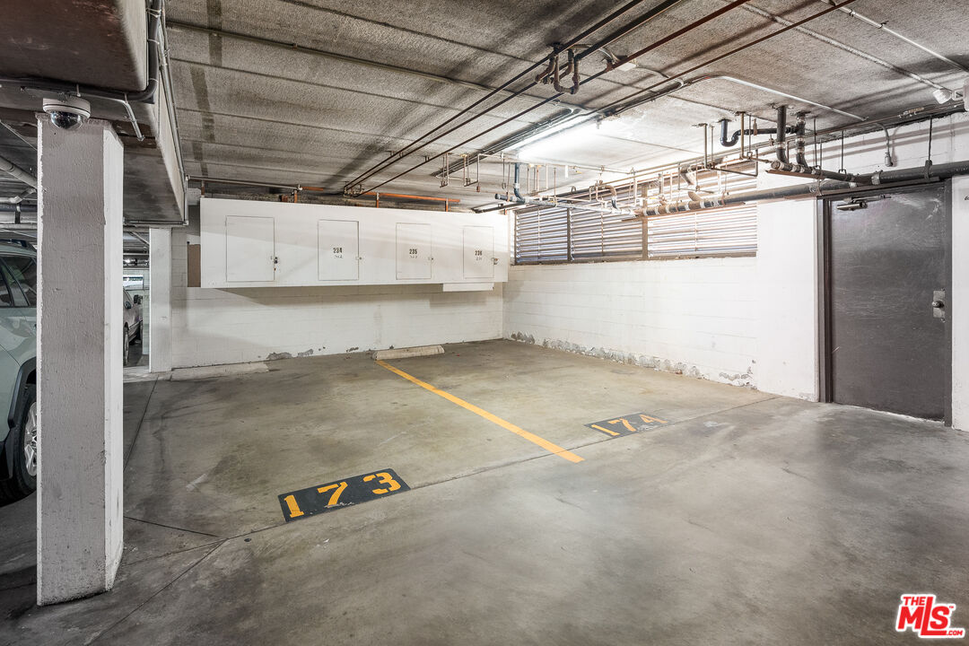 365 Burchett St Unit: 312