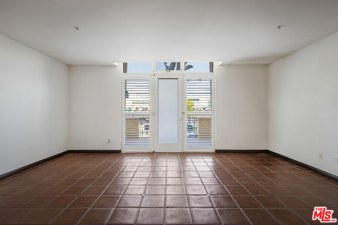 360 W Avenue 26 Unit: 100