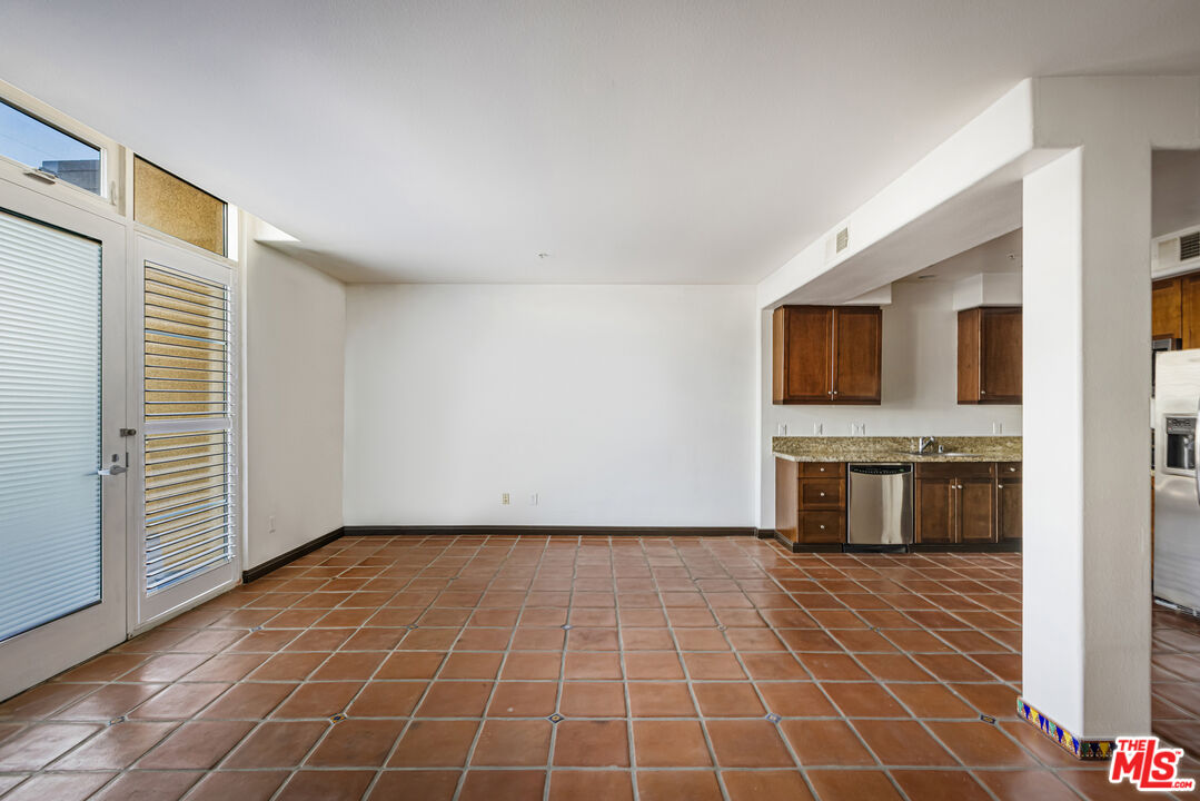 360 W Avenue 26 Unit: 100