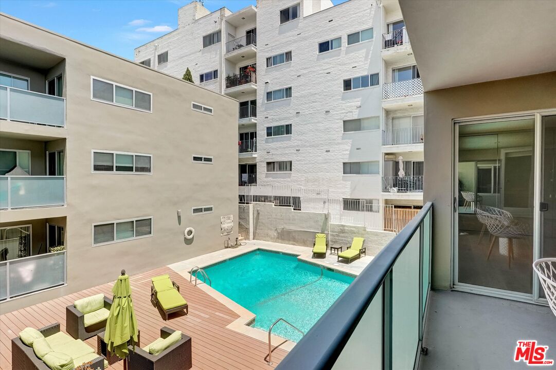 11657 Chenault St Unit: 202