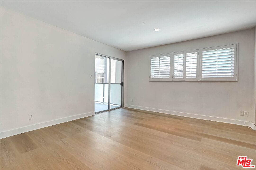11657 Chenault St Unit: 202
