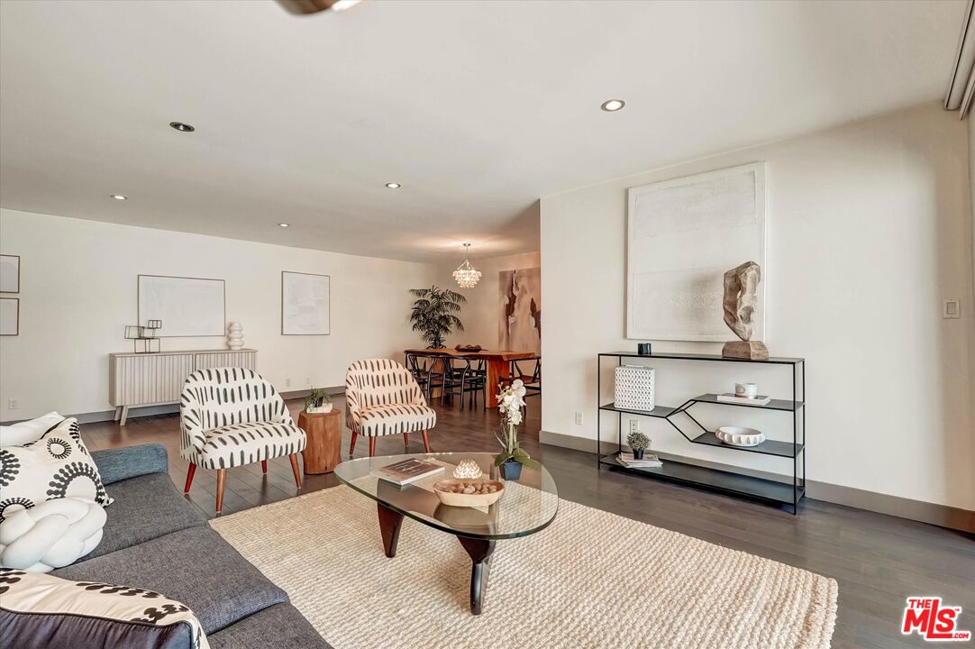 11657 Chenault St Unit: 202