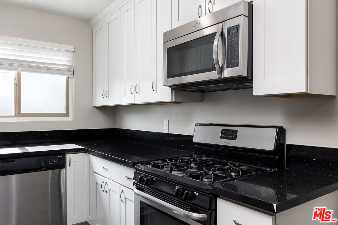 925 N Curson Ave Unit: 7