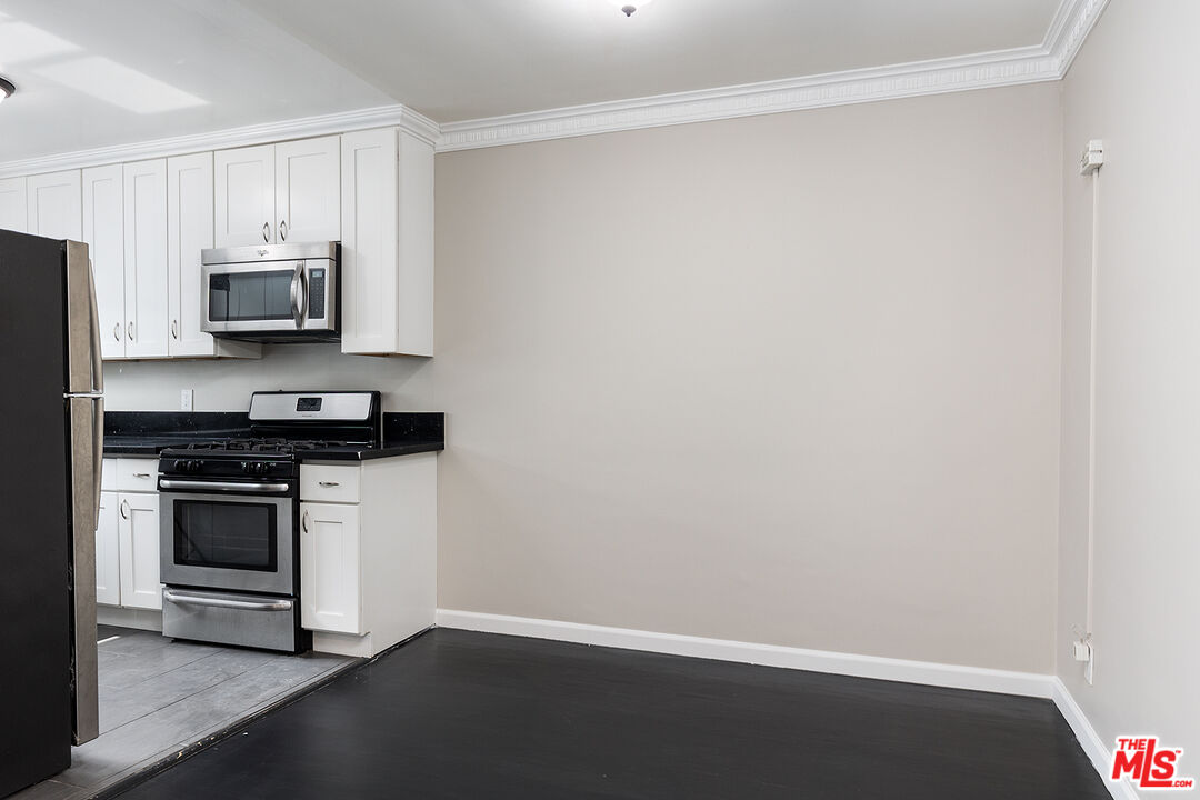 925 N Curson Ave Unit: 7