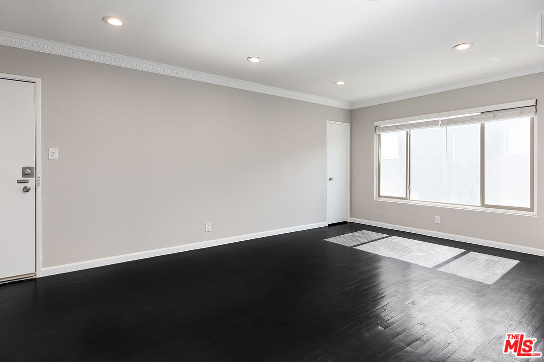 925 N Curson Ave Unit: 7