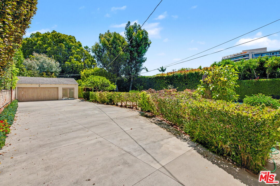 608 Trenton Dr