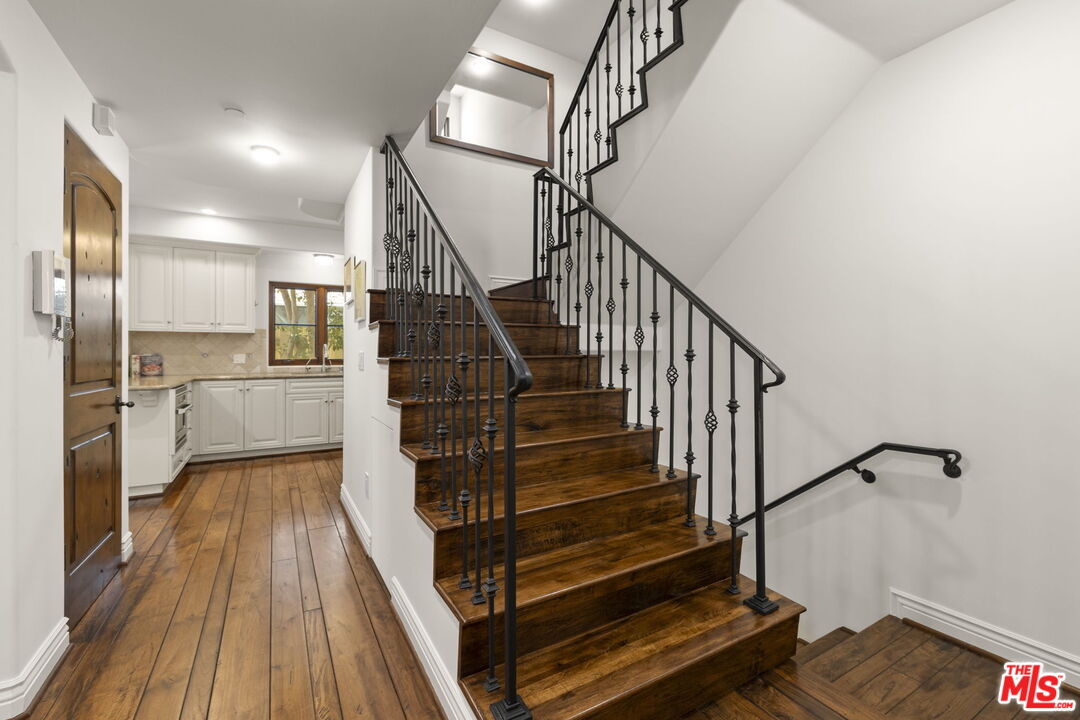 908 17th St Unit: 4