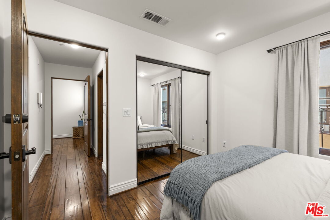 908 17th St Unit: 4