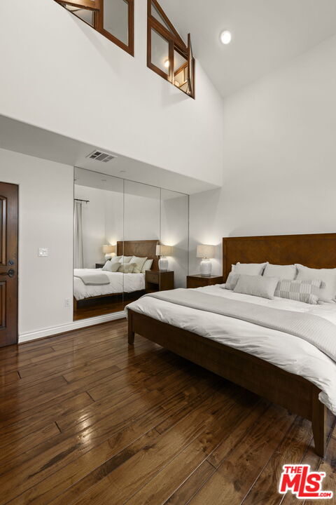 908 17th St Unit: 4