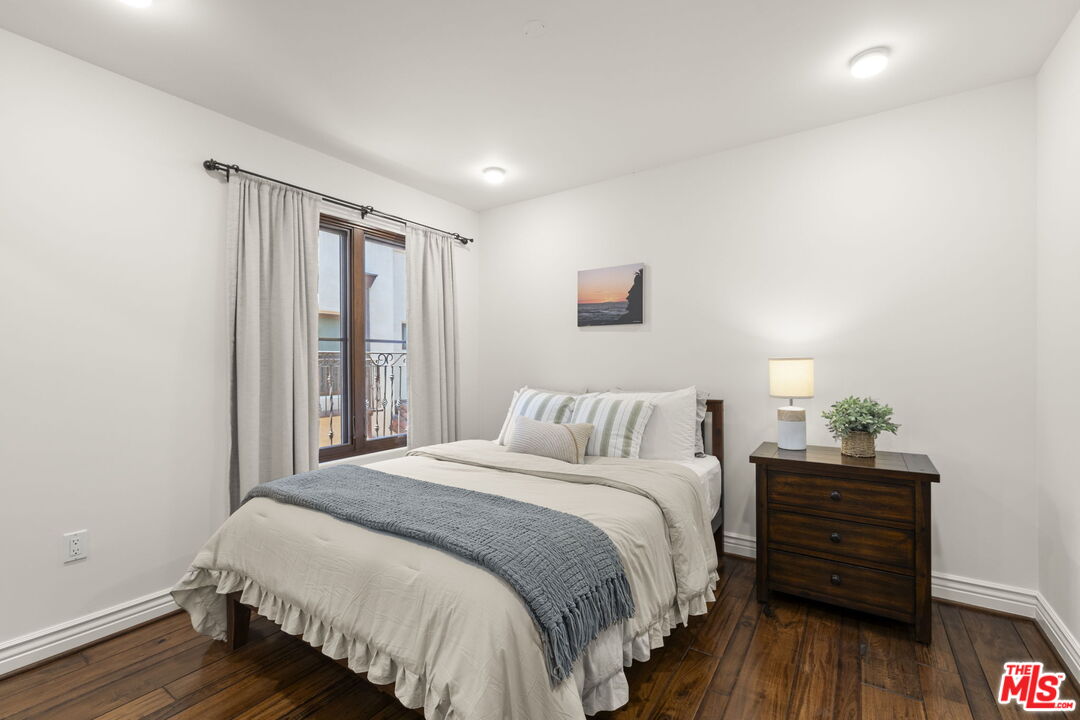 908 17th St Unit: 4