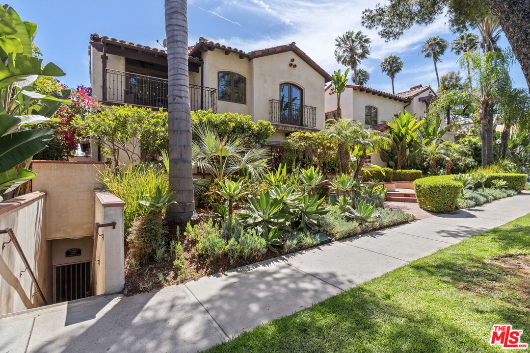 908 17th St Unit: 4