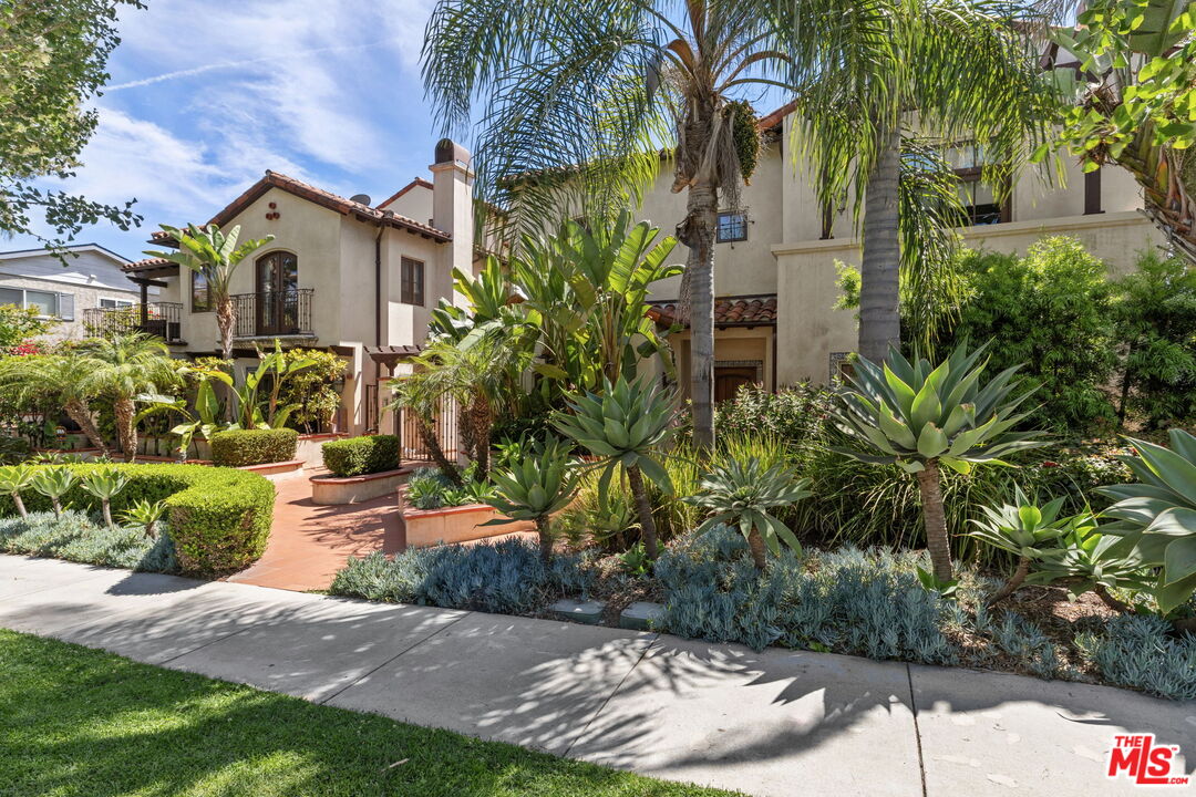 908 17th St Unit: 4