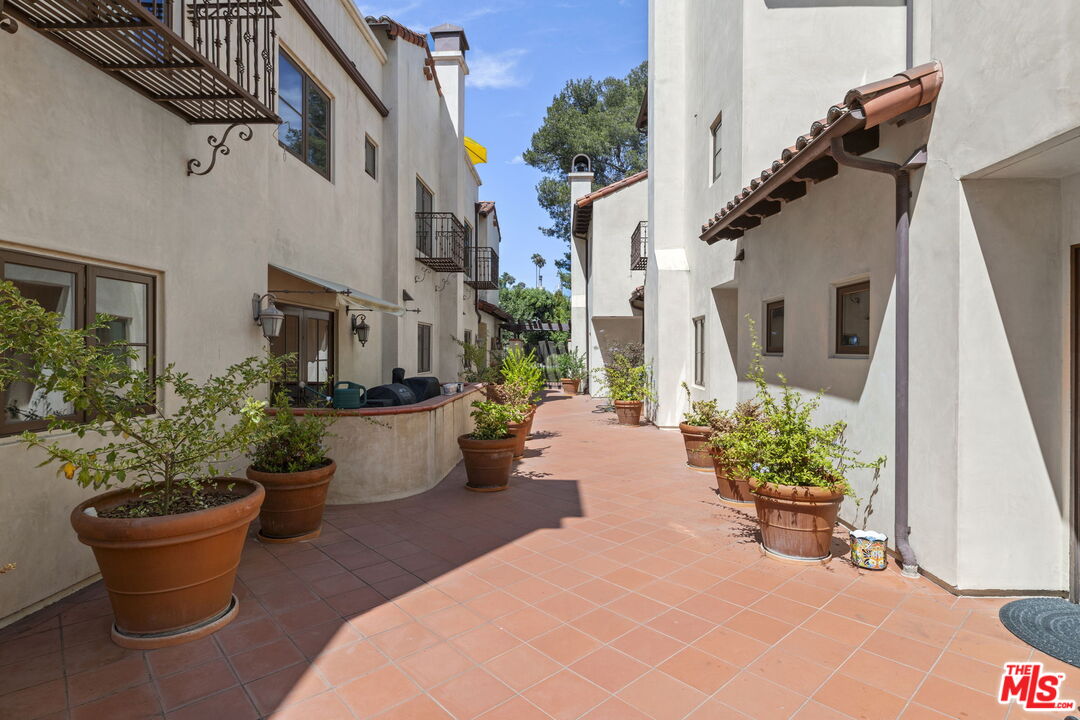 908 17th St Unit: 4