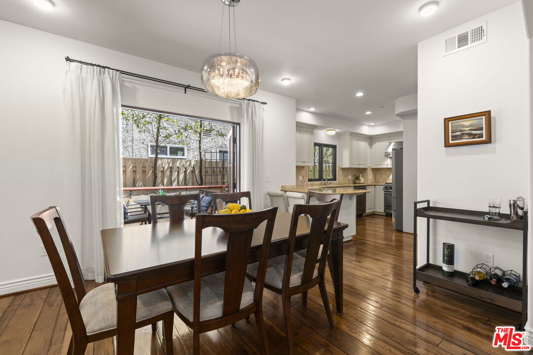 908 17th St Unit: 4