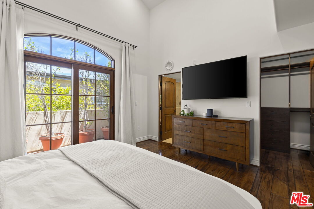 908 17th St Unit: 4