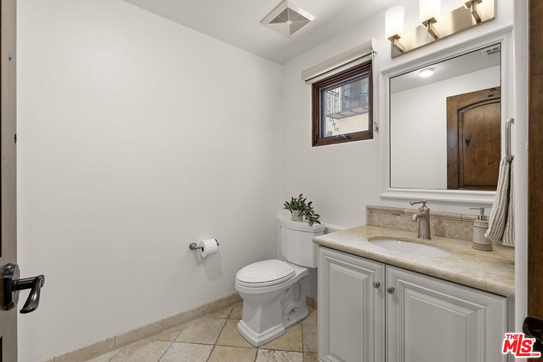 908 17th St Unit: 4