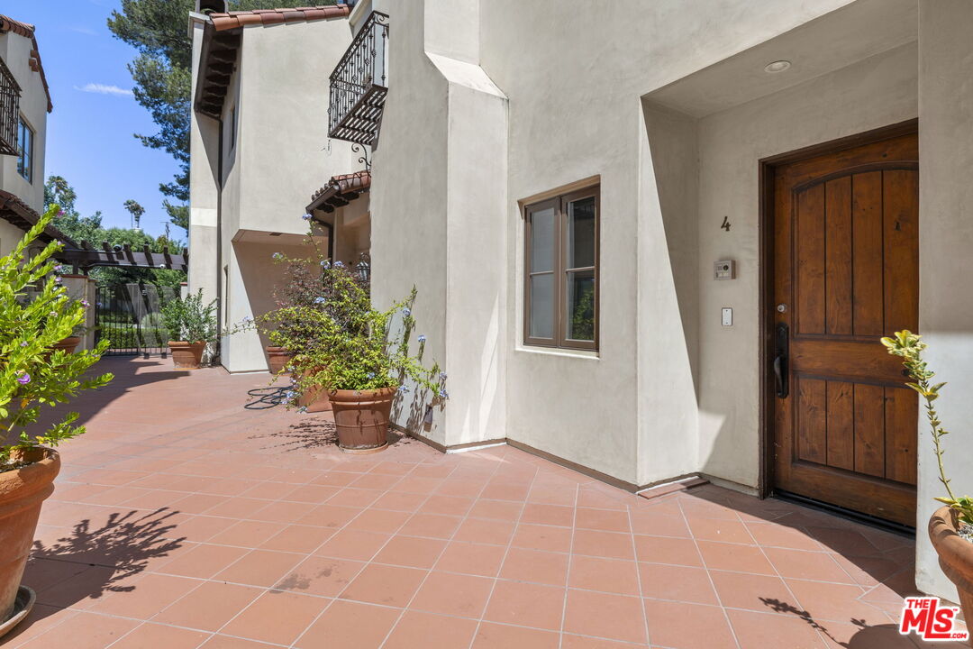 908 17th St Unit: 4