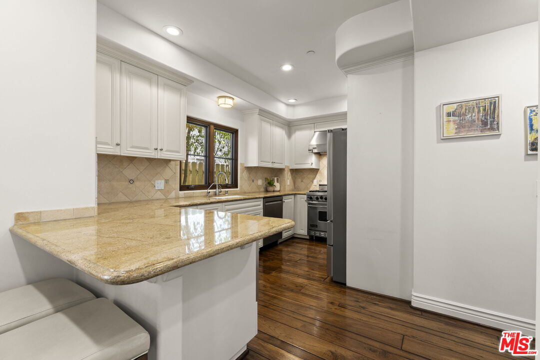 908 17th St Unit: 4