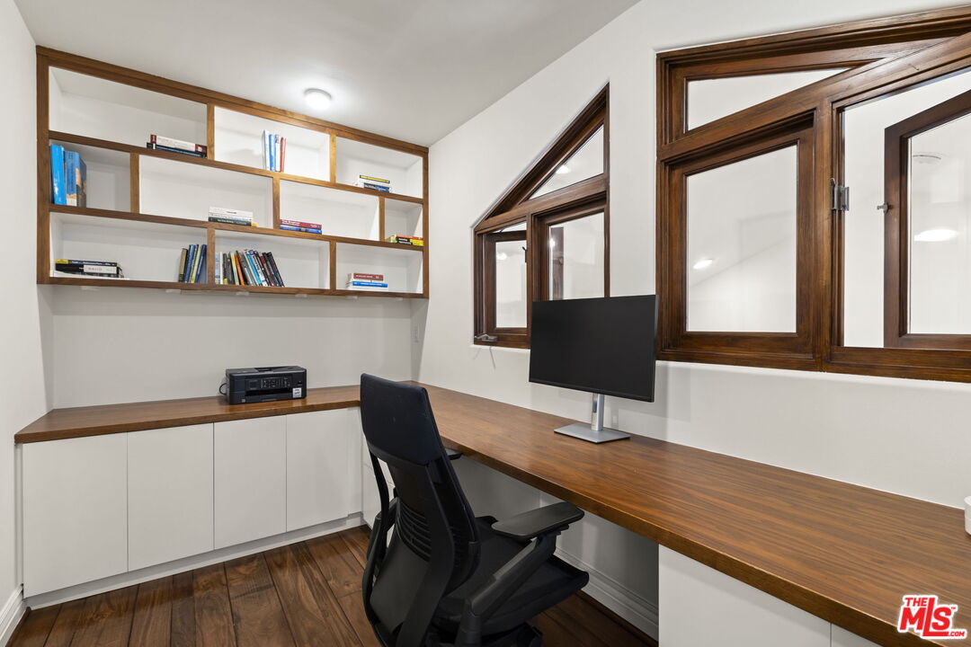 908 17th St Unit: 4