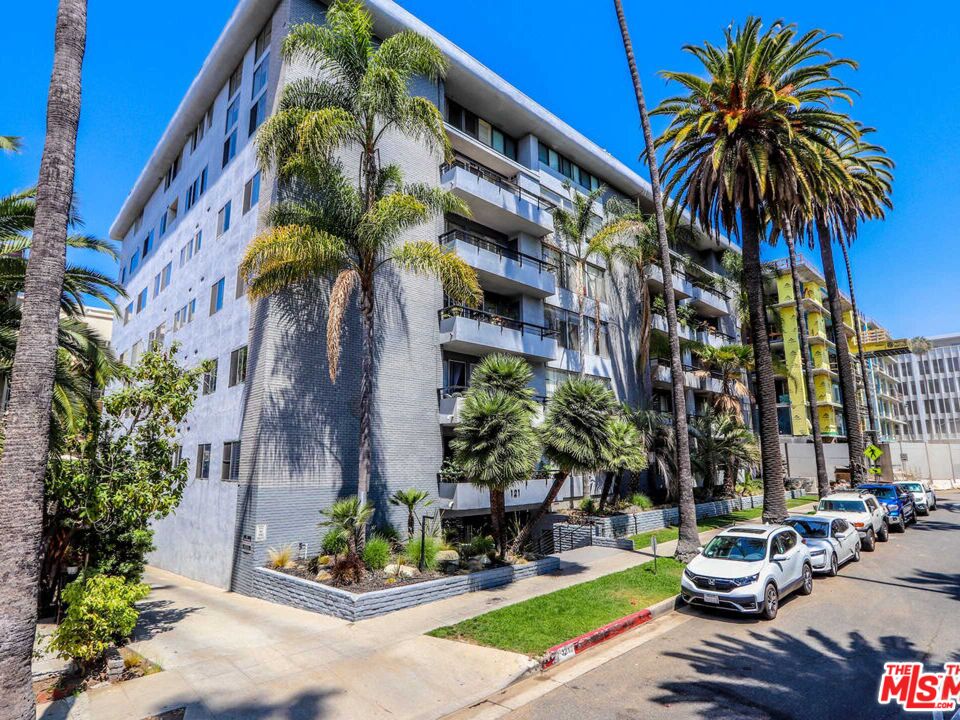 121 S Palm Dr Unit: 404