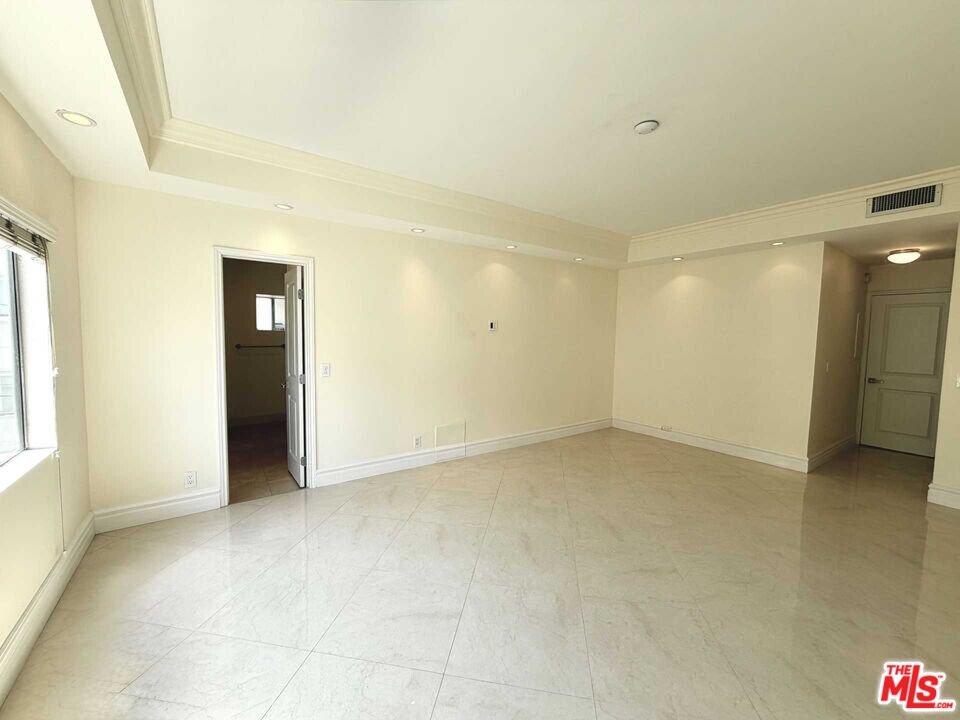 121 S Palm Dr Unit: 404