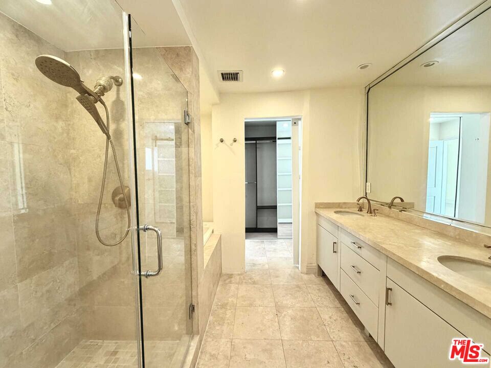 121 S Palm Dr Unit: 404