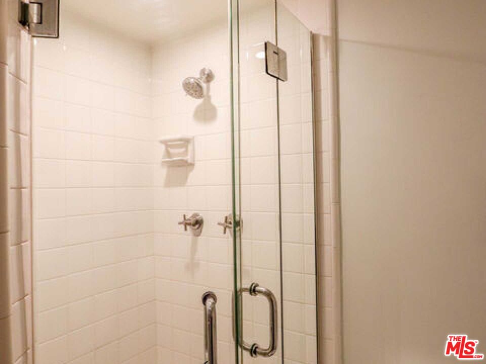 121 S Palm Dr Unit: 404