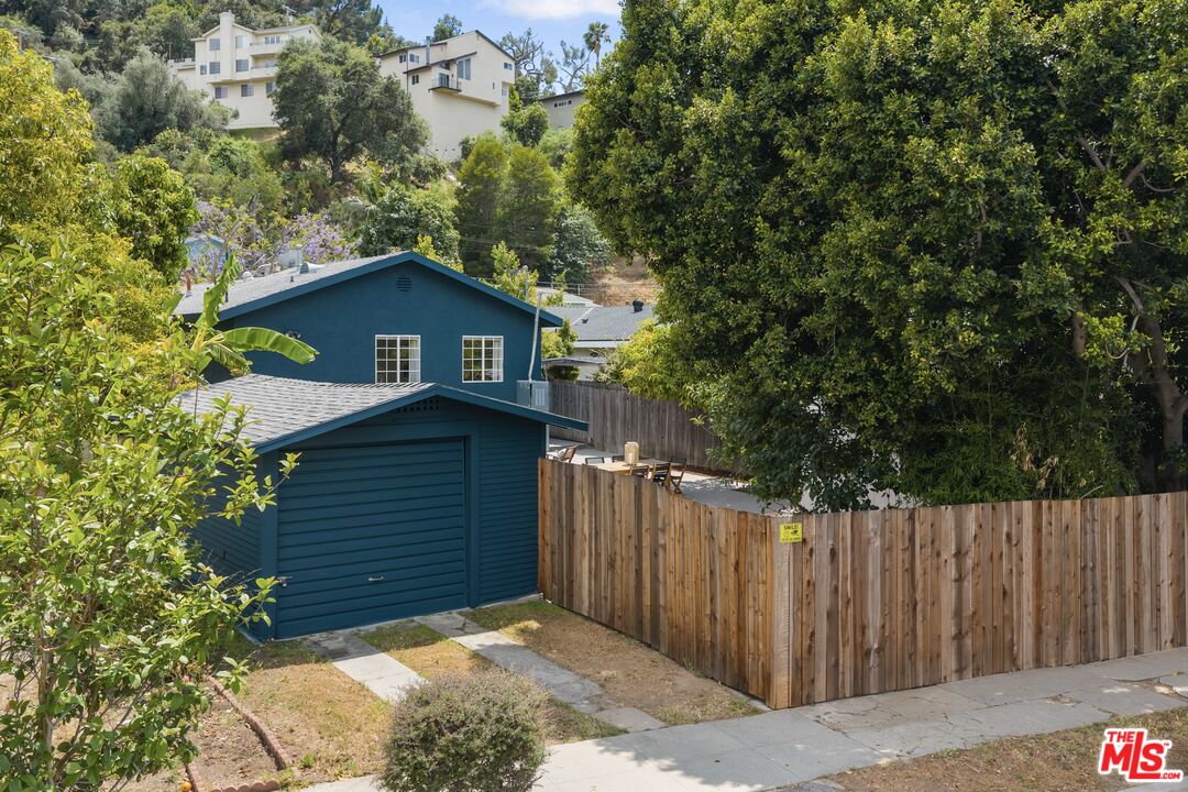 1439 Oak Grove Dr
