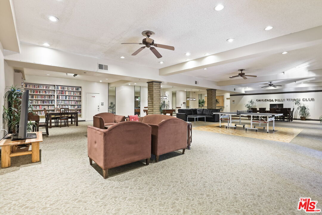 2700 Cahuenga Blvd Unit: 2217