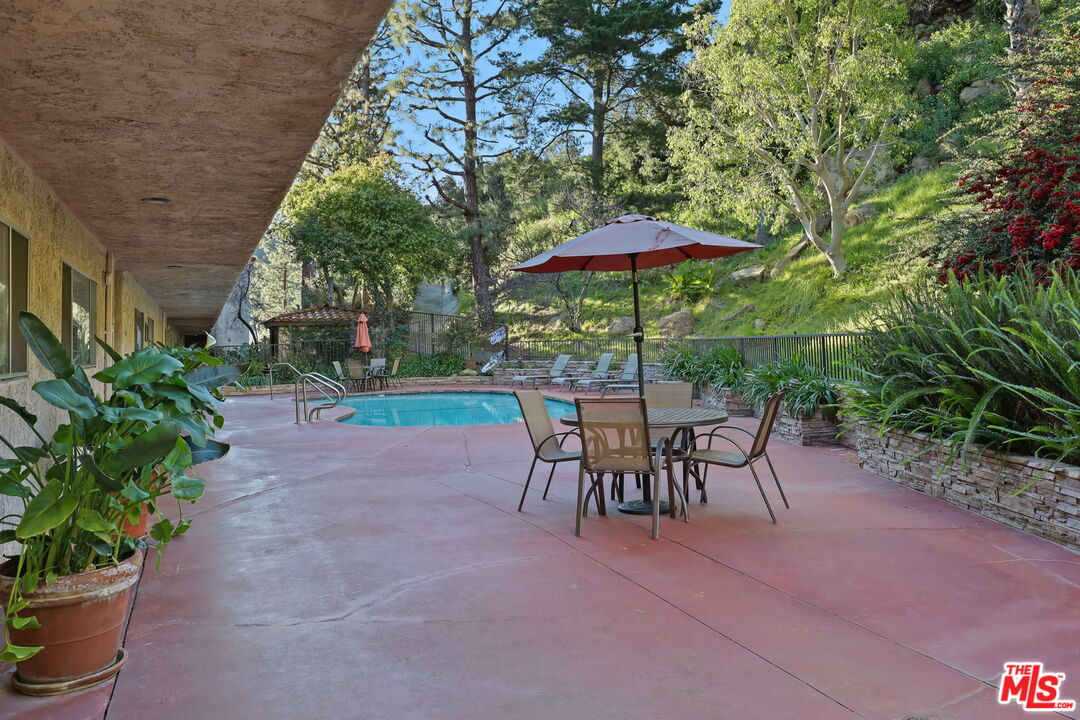 2700 Cahuenga Blvd Unit: 2217
