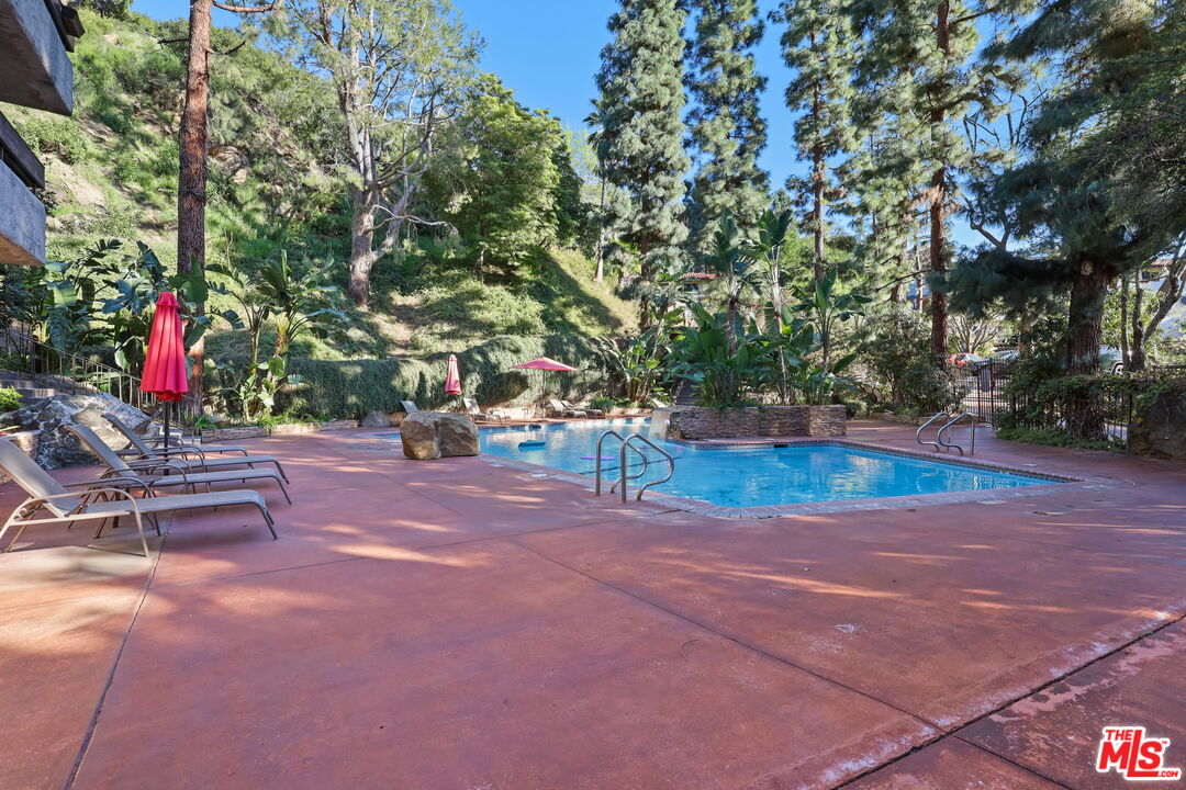 2700 Cahuenga Blvd Unit: 2217