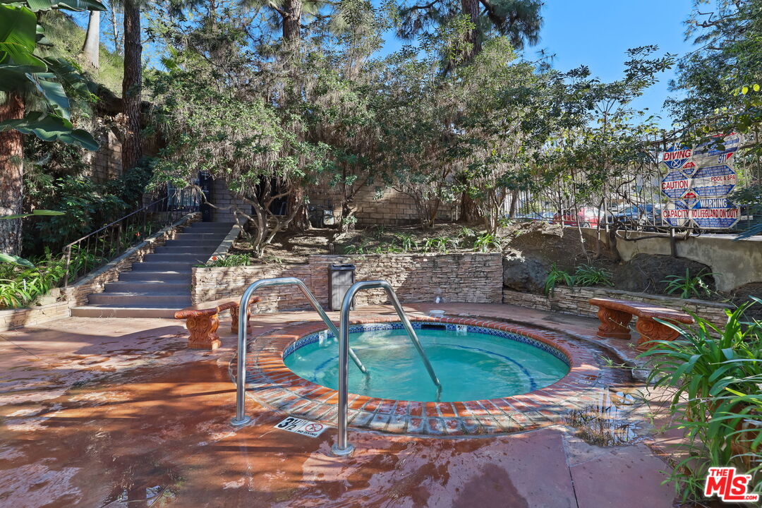 2700 Cahuenga Blvd Unit: 2217