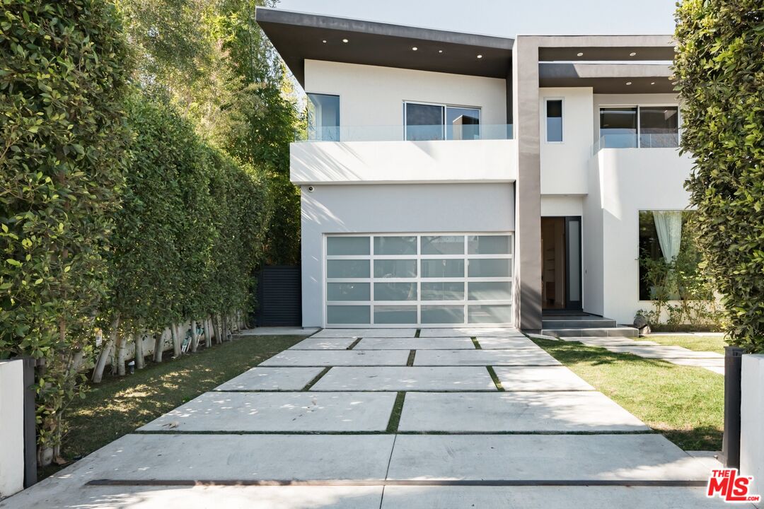 1723 S Durango Ave