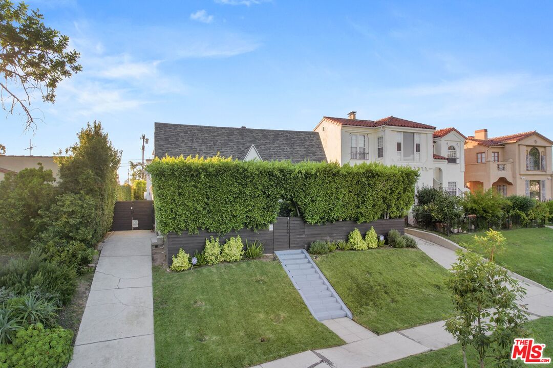 1155 S Rimpau Blvd