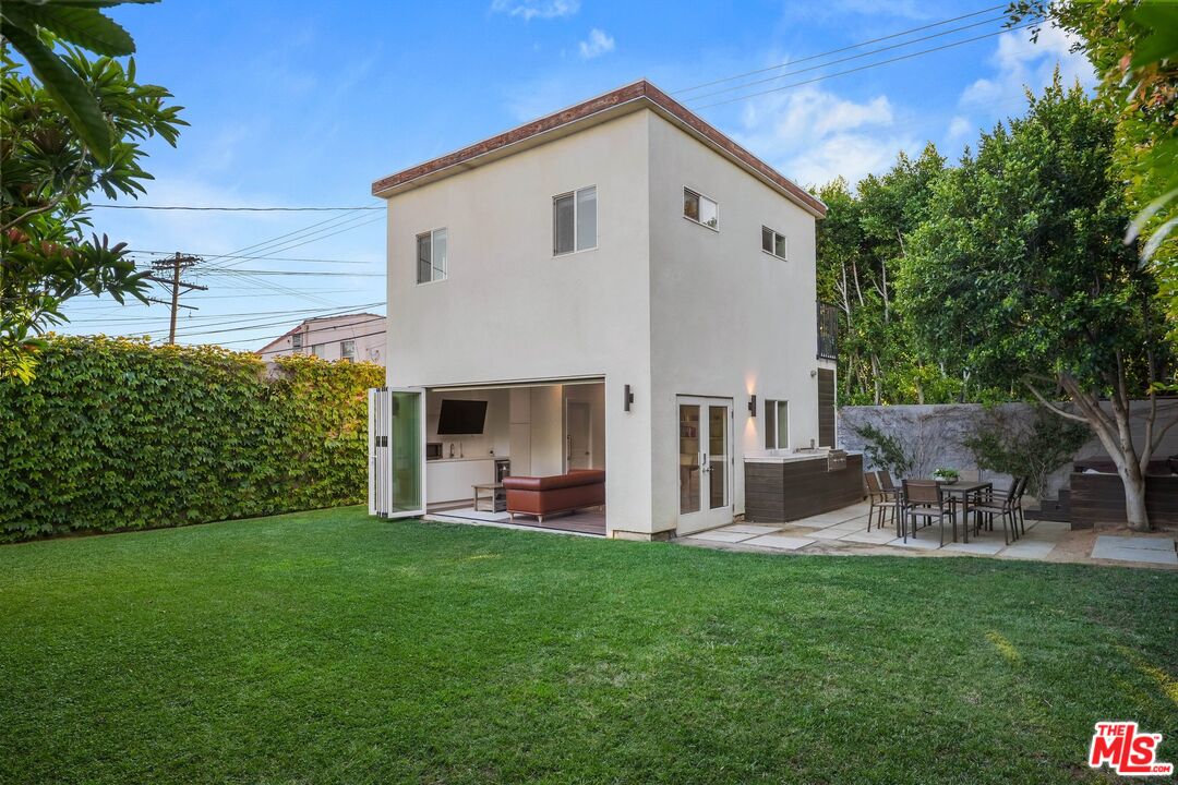 1155 S Rimpau Blvd