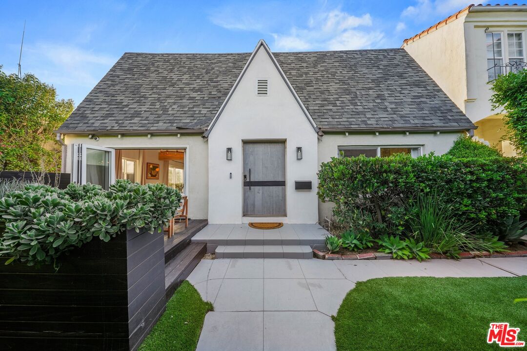 1155 S Rimpau Blvd