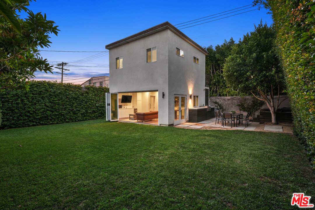 1155 S Rimpau Blvd