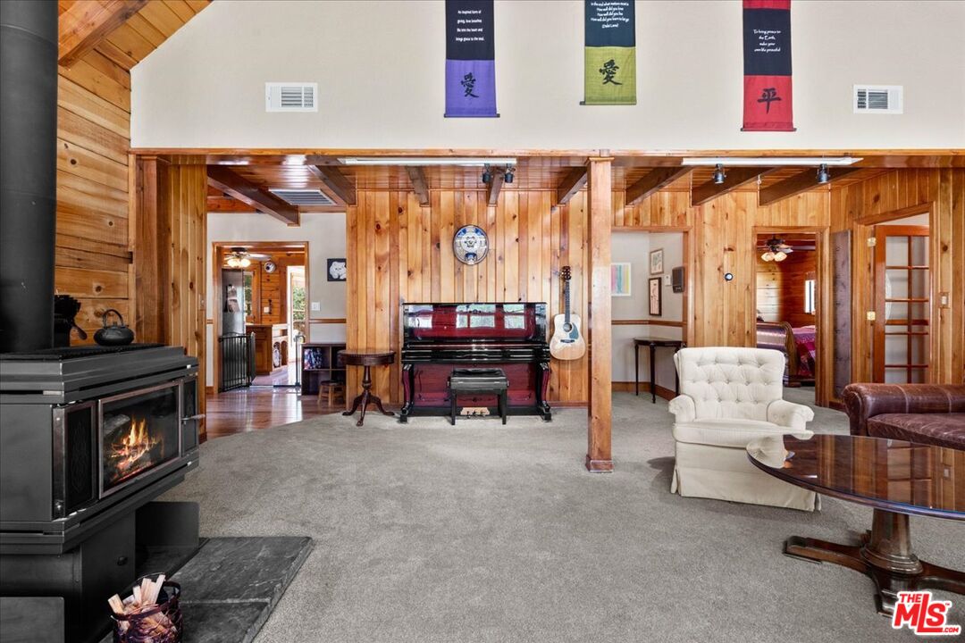 490 Lark Rd