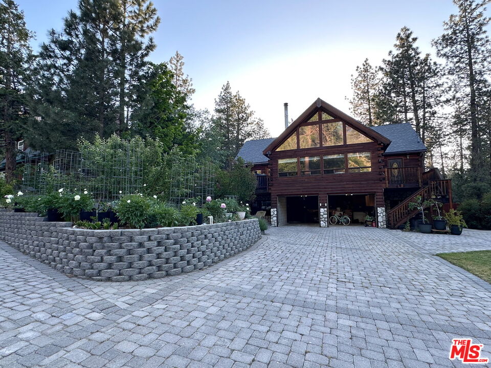 490 Lark Rd