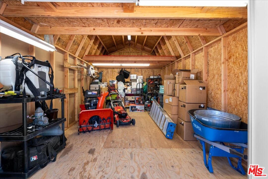 490 Lark Rd
