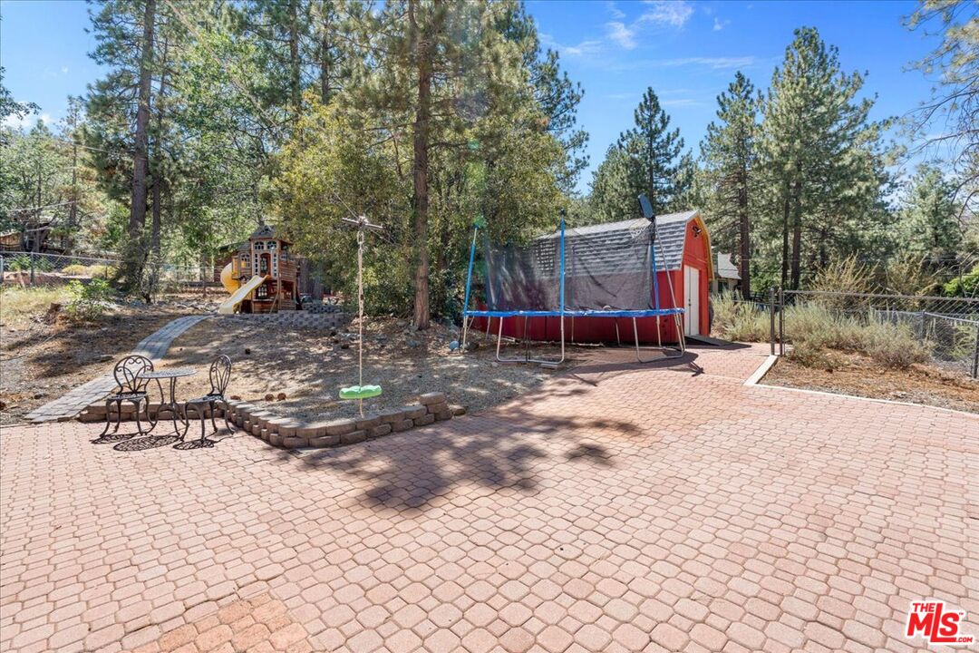 490 Lark Rd