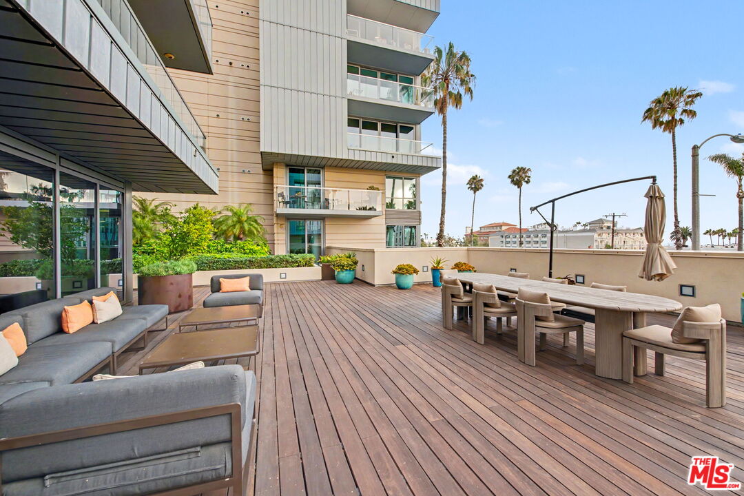 1755 E Ocean Avenue Ave Unit: 203