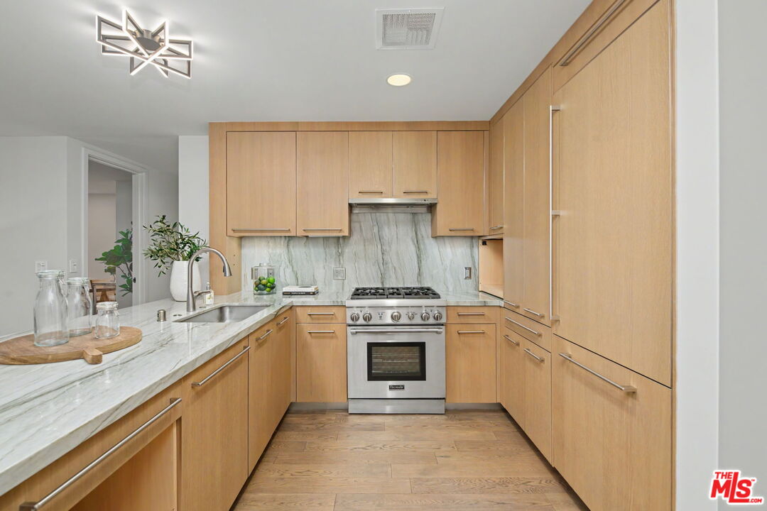 1755 E Ocean Avenue Ave Unit: 203