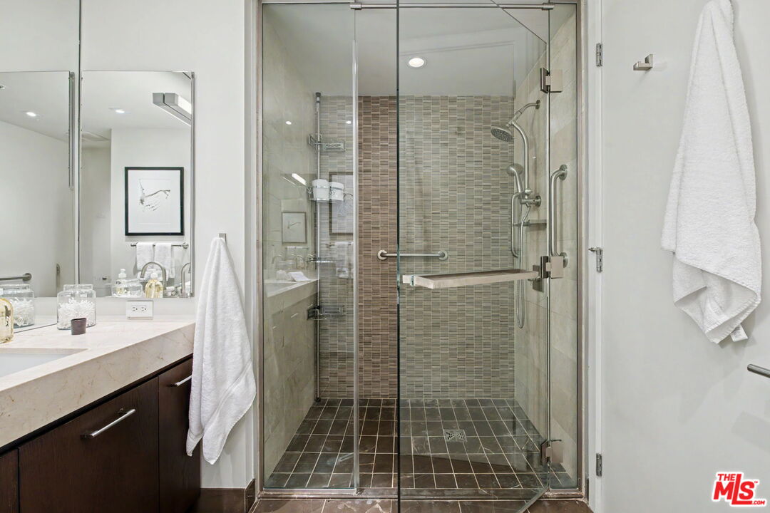1755 E Ocean Avenue Ave Unit: 203