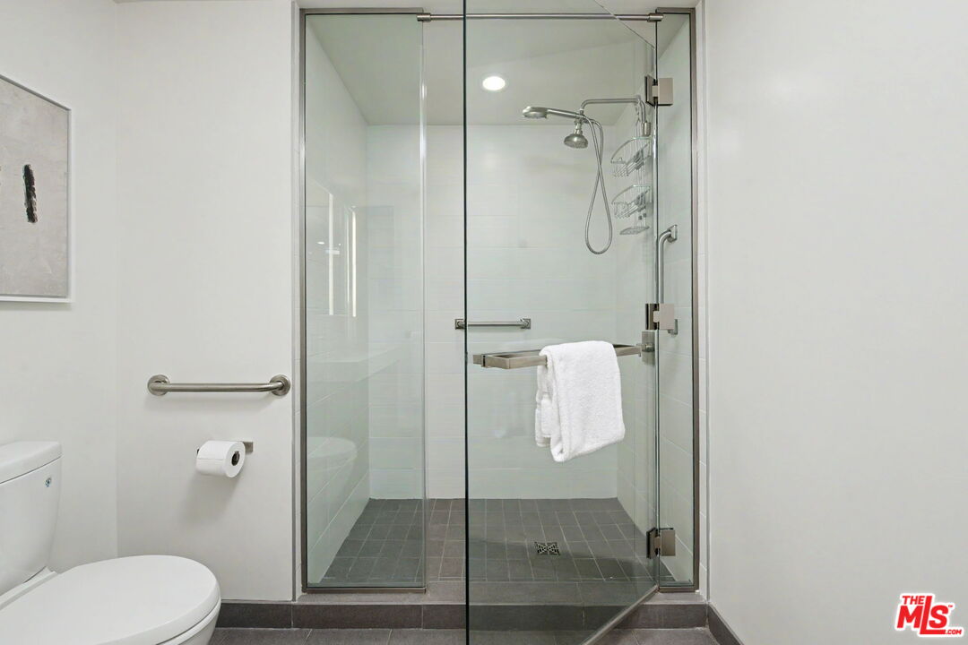 1755 E Ocean Avenue Ave Unit: 203