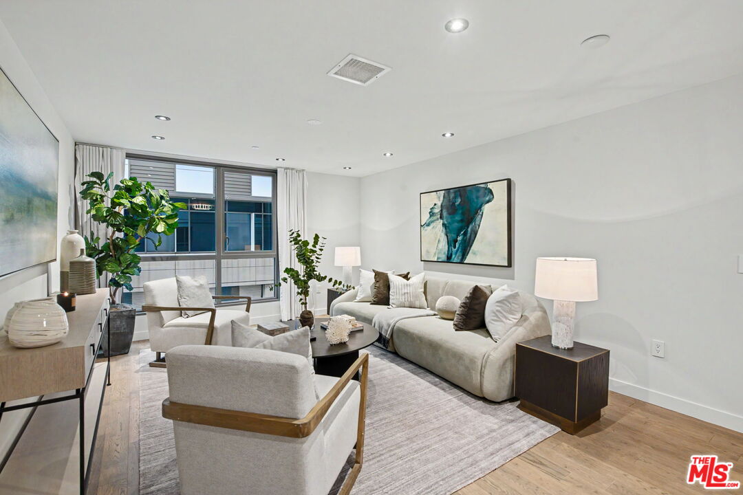 1755 E Ocean Avenue Ave Unit: 203