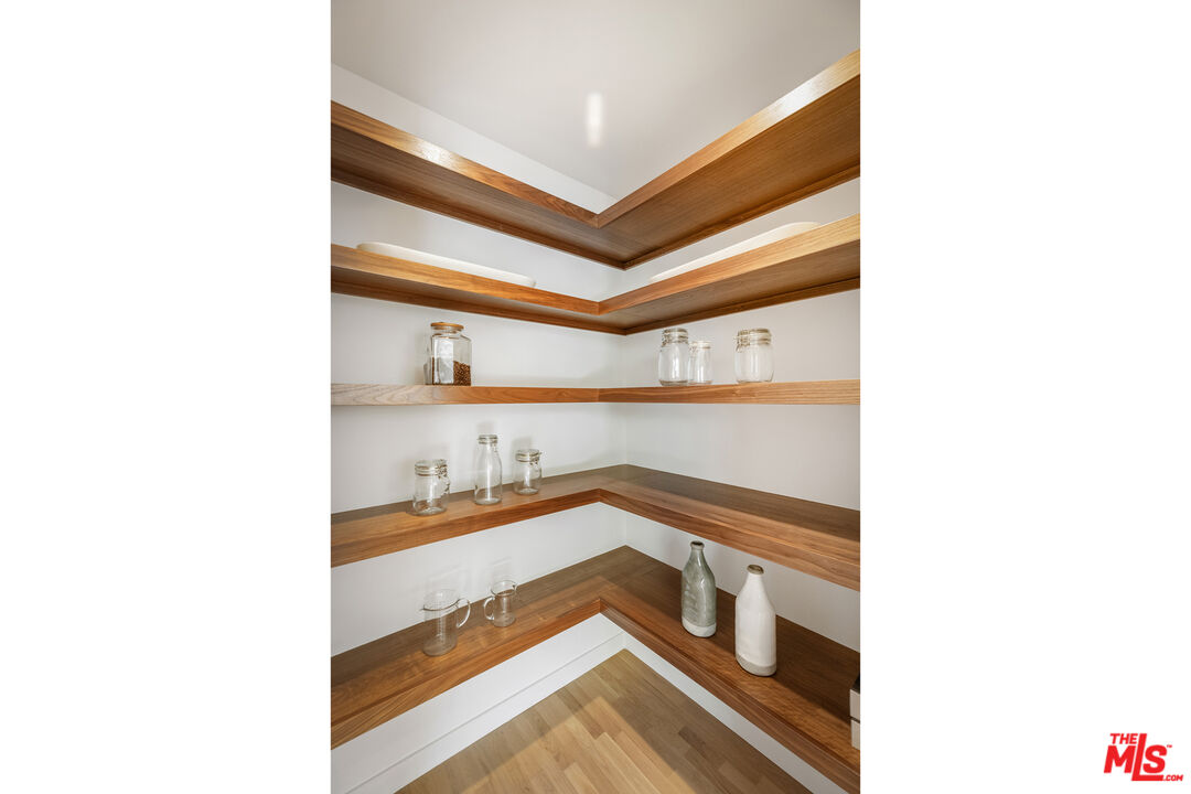 2235 Chislehurst Dr